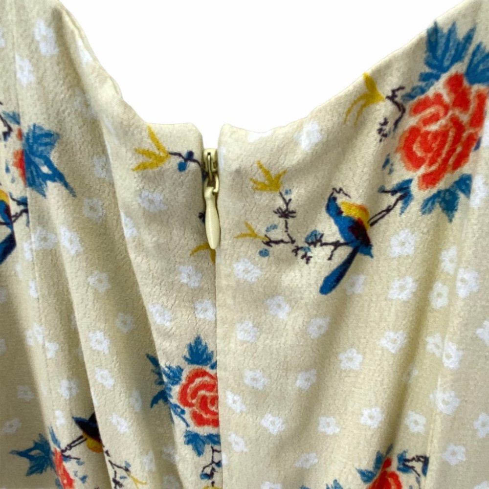 U.O. PALE YELLOW FLORAL/BIRDS HALTER DRESS.MINI 10 - Picture 8 of 10